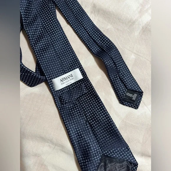 Armani Collezioni Men’s Dark Blue Silk Tie